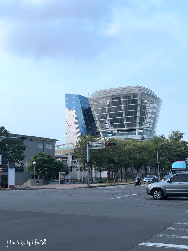 Glowcafe,一日遊,二手書,二手書店,將軍村,將軍村 影咖啡,將軍村 餐廳,將軍村市集,市集,新竹,新竹 將軍村,新竹將軍村,新竹市好吃,新竹市將軍村,新竹貨櫃市集,早午餐,林記冬粉鴨,玫瑰色二手書,甜點,老屋,花店,鴨肉 @跟著Julie一起走吧