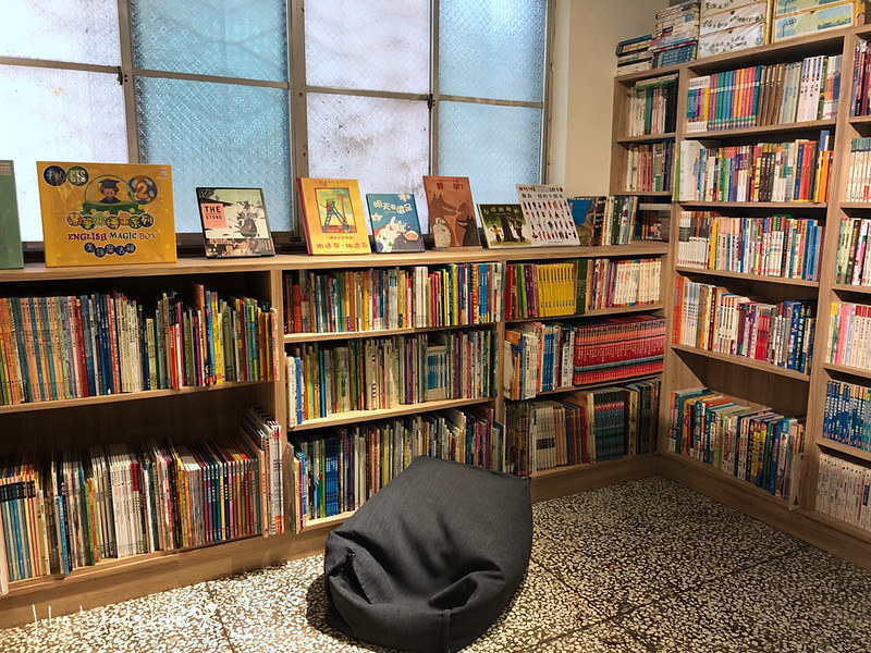 Glowcafe,一日遊,二手書,二手書店,將軍村,將軍村 影咖啡,將軍村 餐廳,將軍村市集,市集,新竹,新竹 將軍村,新竹將軍村,新竹市好吃,新竹市將軍村,新竹貨櫃市集,早午餐,林記冬粉鴨,玫瑰色二手書,甜點,老屋,花店,鴨肉 @跟著Julie一起走吧