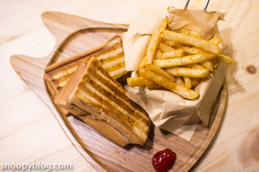 台北狐獴主題餐廳｜肉球森林～獅子王裡的丁滿真實現身，能與貓咪、狐獴與大嘴鳥親密互動超級療癒