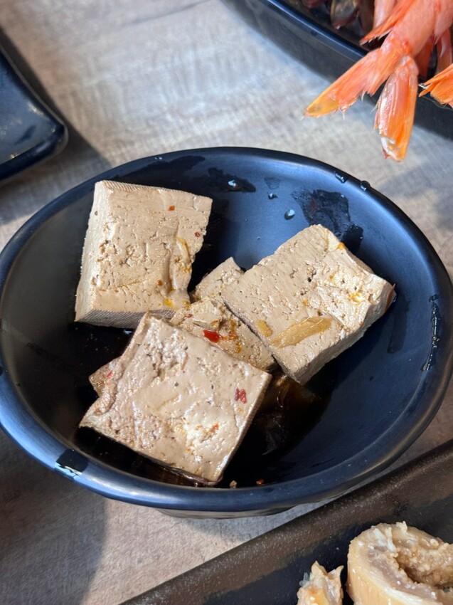 西門美食 | 火鍋霸主《新馬辣經典麻辣鍋 峨嵋店 Plus+》$798 和牛海鮮百種食材吃到飽 - 雁雁|美食 旅遊 生活娛樂