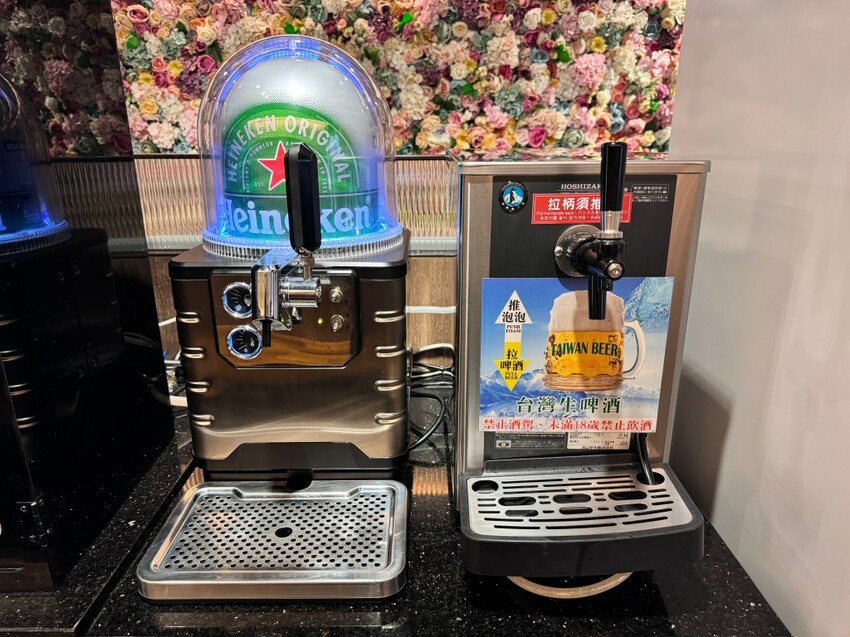 西門美食 | 火鍋霸主《新馬辣經典麻辣鍋 峨嵋店 Plus+》$798 和牛海鮮百種食材吃到飽 - 雁雁|美食 旅遊 生活娛樂