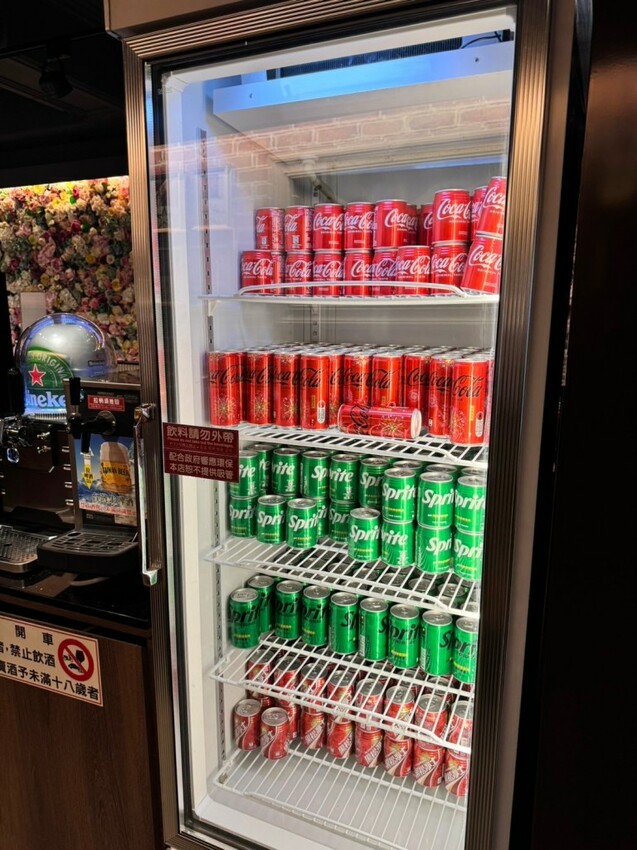 西門美食 | 火鍋霸主《新馬辣經典麻辣鍋 峨嵋店 Plus+》$798 和牛海鮮百種食材吃到飽 - 雁雁|美食 旅遊 生活娛樂