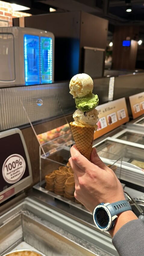 西門美食 | 火鍋霸主《新馬辣經典麻辣鍋 峨嵋店 Plus+》$798 和牛海鮮百種食材吃到飽 - 雁雁|美食 旅遊 生活娛樂