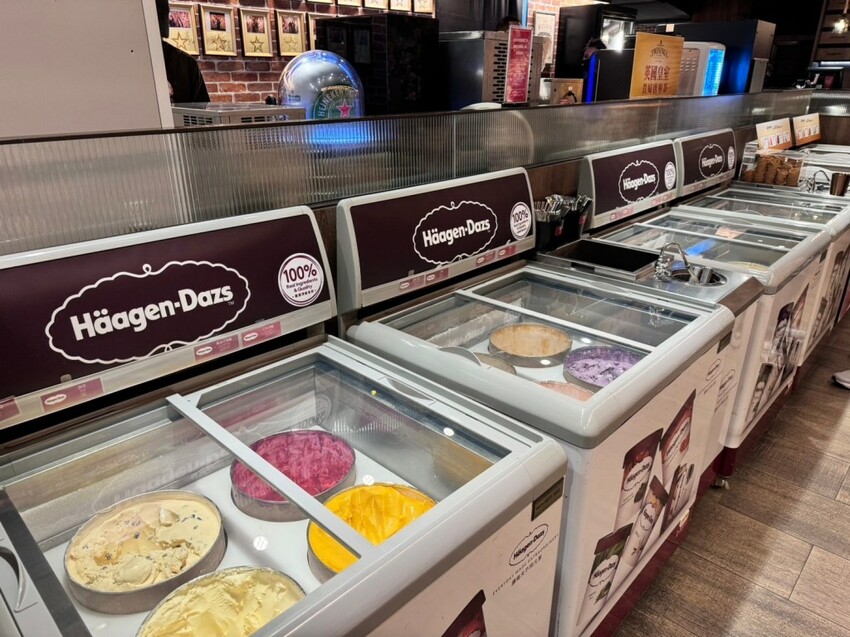 西門美食 | 火鍋霸主《新馬辣經典麻辣鍋 峨嵋店 Plus+》$798 和牛海鮮百種食材吃到飽 - 雁雁|美食 旅遊 生活娛樂