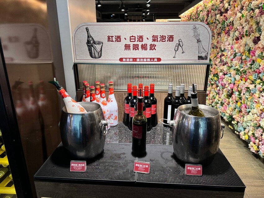 西門美食 | 火鍋霸主《新馬辣經典麻辣鍋 峨嵋店 Plus+》$798 和牛海鮮百種食材吃到飽 - 雁雁|美食 旅遊 生活娛樂