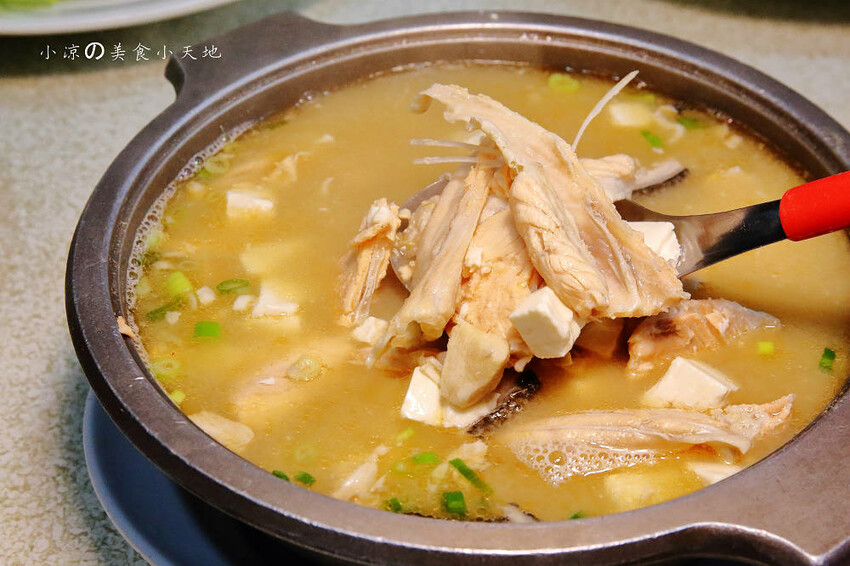 野柳海鮮推薦!望海亭海鮮餐廳,桌菜只要6000還有龍蝦!大口吃現撈活海鮮來這就對了!