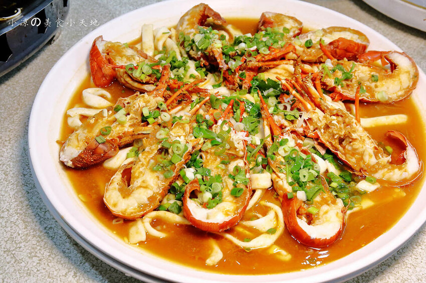 野柳海鮮推薦!望海亭海鮮餐廳,桌菜只要6000還有龍蝦!大口吃現撈活海鮮來這就對了!