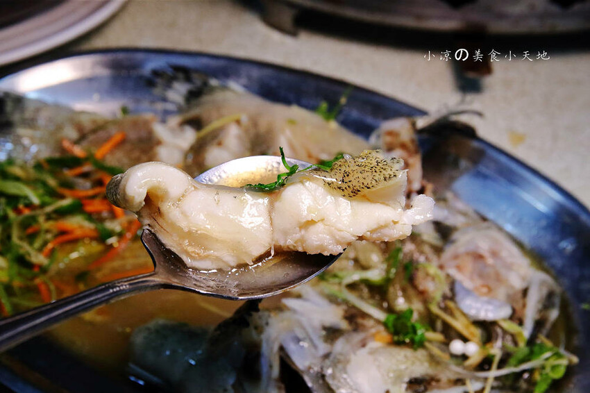 野柳海鮮推薦!望海亭海鮮餐廳,桌菜只要6000還有龍蝦!大口吃現撈活海鮮來這就對了!