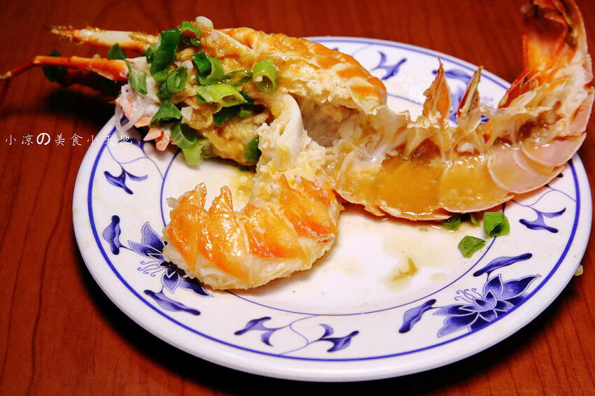 野柳海鮮推薦!望海亭海鮮餐廳,桌菜只要6000還有龍蝦!大口吃現撈活海鮮來這就對了!