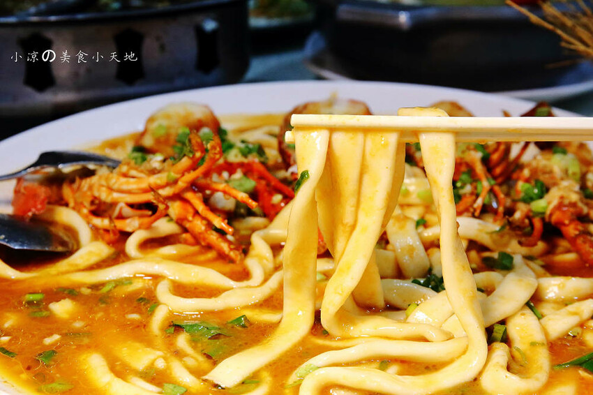 野柳海鮮推薦!望海亭海鮮餐廳,桌菜只要6000還有龍蝦!大口吃現撈活海鮮來這就對了!