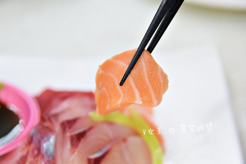 野柳望海亭海鮮餐廳｜超新鮮現撈活海鮮，活龍蝦一隻$680，現