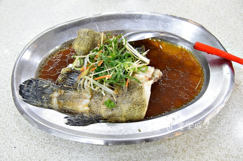 野柳望海亭海鮮餐廳｜超新鮮現撈活海鮮，活龍蝦一隻$680，現