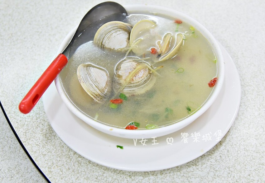 野柳望海亭海鮮餐廳｜超新鮮現撈活海鮮，活龍蝦一隻$680，現