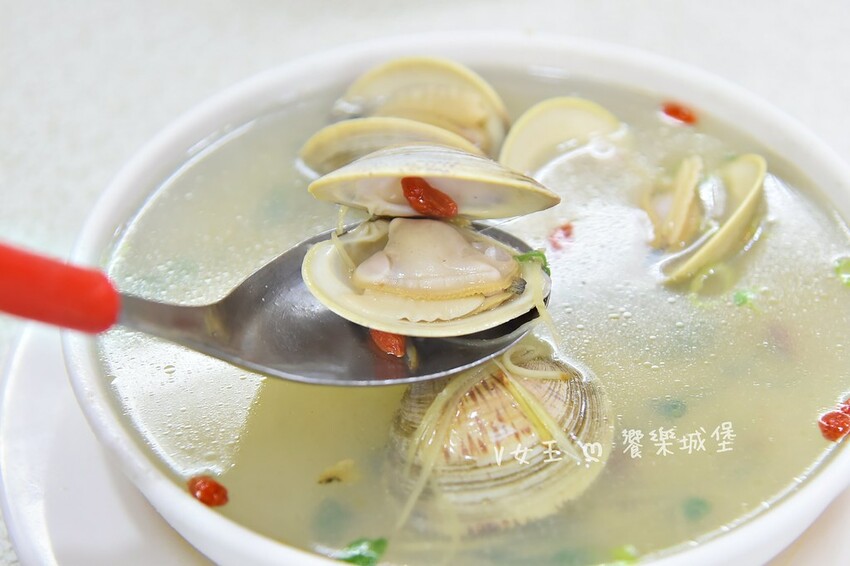 野柳望海亭海鮮餐廳｜超新鮮現撈活海鮮，活龍蝦一隻$680，現