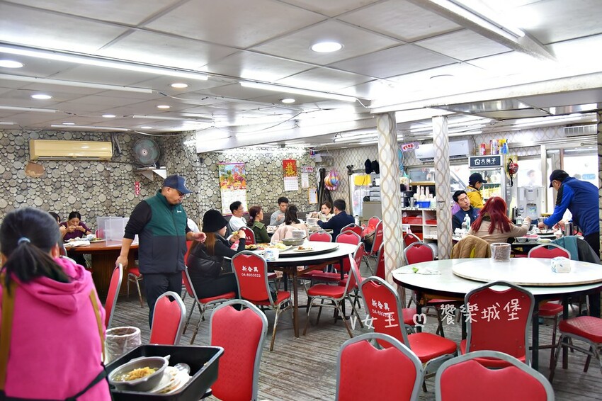 野柳望海亭海鮮餐廳｜超新鮮現撈活海鮮，活龍蝦一隻$680，現