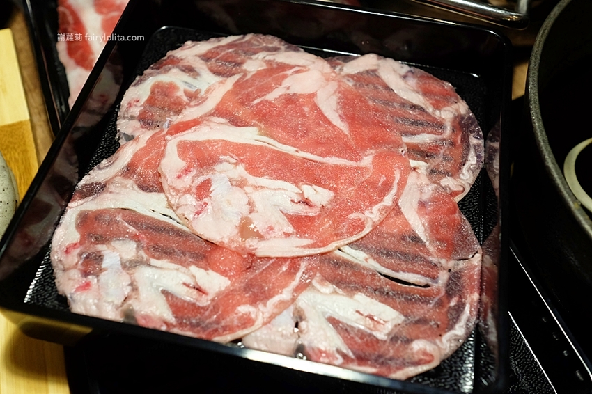 上井漾壽喜燒吃到飽。中壢新開幕壽喜燒,最便宜368元吃到飽!近80種食材讓你隨便挑,加碼3/20~3/22買一送一! @蹦啾♥謝蘿莉 La vie heureuse