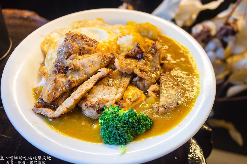 高雄旗山︱旗山老街碧蓮餐館　百元人氣組合套餐系列，美味飽足又划算！酥皮濃湯和黃金檸檬紅茶推推！