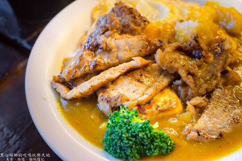 高雄旗山︱旗山老街碧蓮餐館　百元人氣組合套餐系列，美味飽足又划算！酥皮濃湯和黃金檸檬紅茶推推！