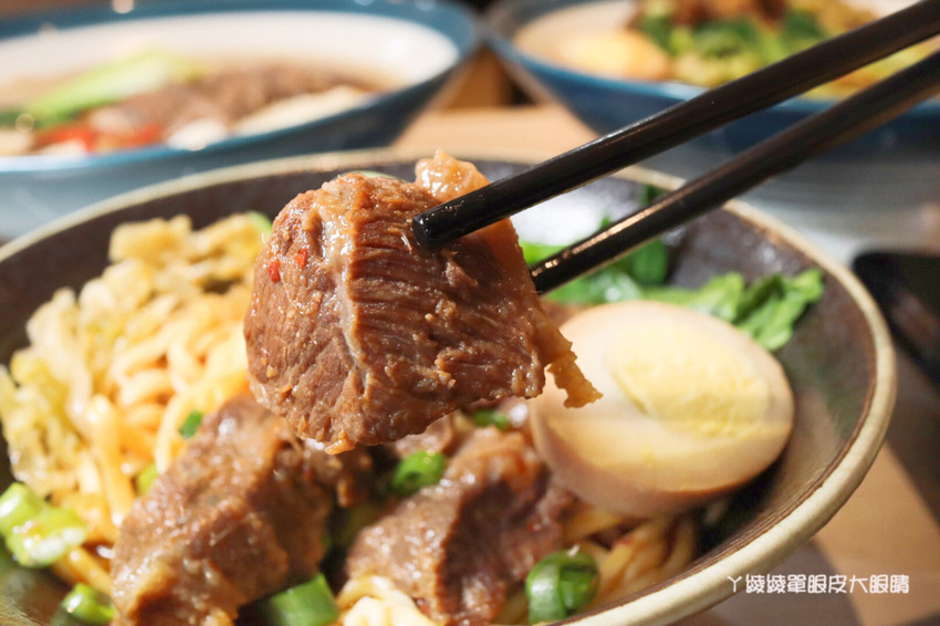 新竹牛肉麵推薦牛太鉉牛肉麵館！竹東人氣爆表的紅燒牛肉麵百元有找，台泥公園附近美食小吃