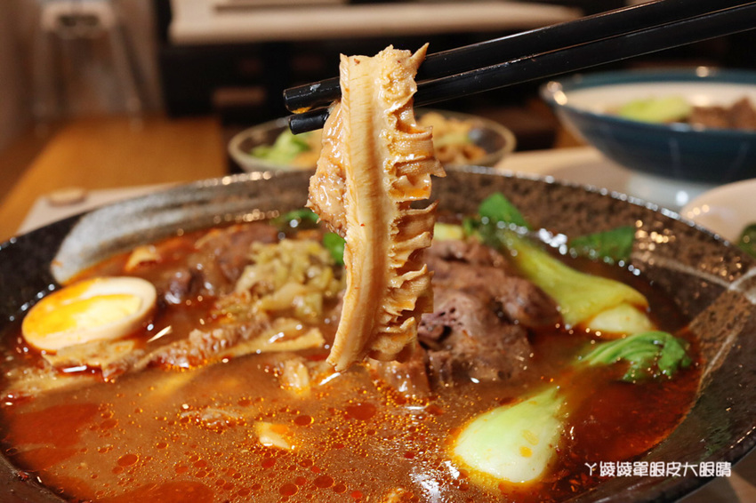 新竹牛肉麵推薦牛太鉉牛肉麵館!竹東人氣爆表的紅燒牛肉麵百元有找,台泥公園附近美食小吃