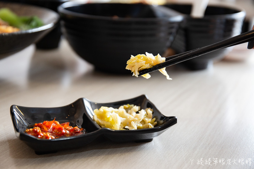 最便宜一碗牛肉麵只要九十元！竹東超人氣牛肉麵店還有自助咖啡機！新竹美食小吃推薦