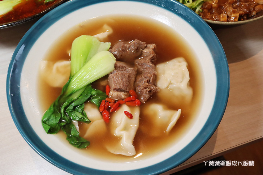 新竹牛肉麵推薦牛太鉉牛肉麵館！竹東人氣爆表的紅燒牛肉麵百元有找，台泥公園附近美食小吃