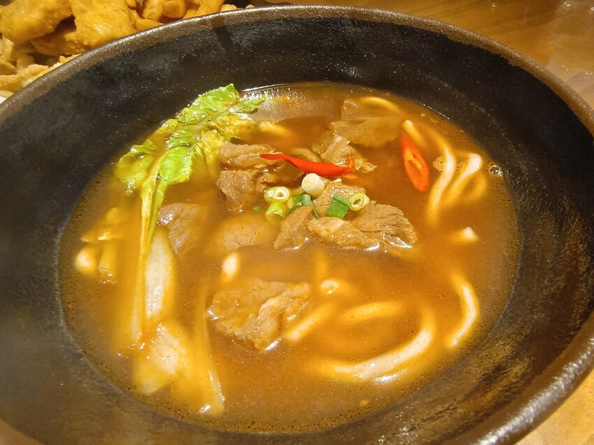 【台中.沙鹿】黑森林最美夜景+夕陽景觀餐廳。寵物友善咖啡義大利麵鬆餅燉飯餐點有一定水準