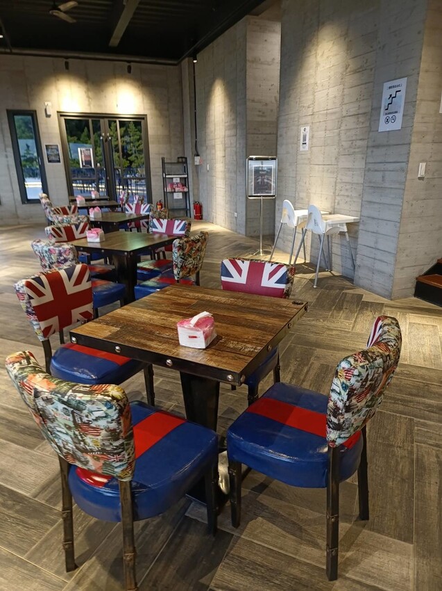 【台中.沙鹿】黑森林最美夜景+夕陽景觀餐廳。寵物友善咖啡義大利麵鬆餅燉飯餐點有一定水準