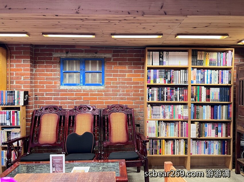 【龍潭】「晴耕雨讀小書院.田野間裡的三合院老宅獨立書店(景觀咖啡/輕食/鹹派/二手書/明信片/文創商品)」