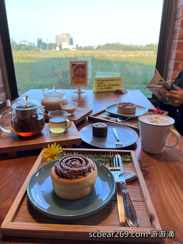 【龍潭】「晴耕雨讀小書院.田野間裡的三合院老宅獨立書店(景觀咖啡/輕食/鹹派/二手書/明信片/文創商品)」