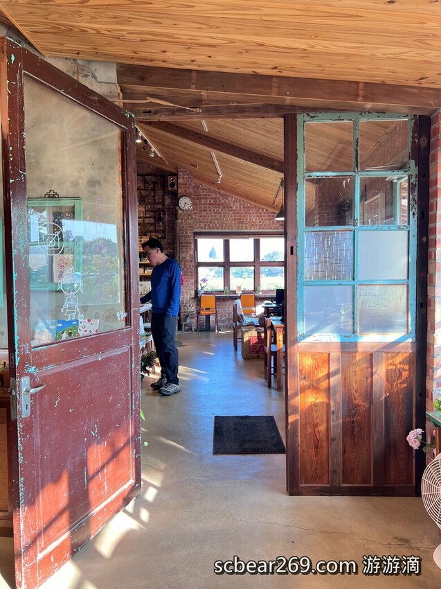 【龍潭】「晴耕雨讀小書院.田野間裡的三合院老宅獨立書店(景觀咖啡/輕食/鹹派/二手書/明信片/文創商品)」