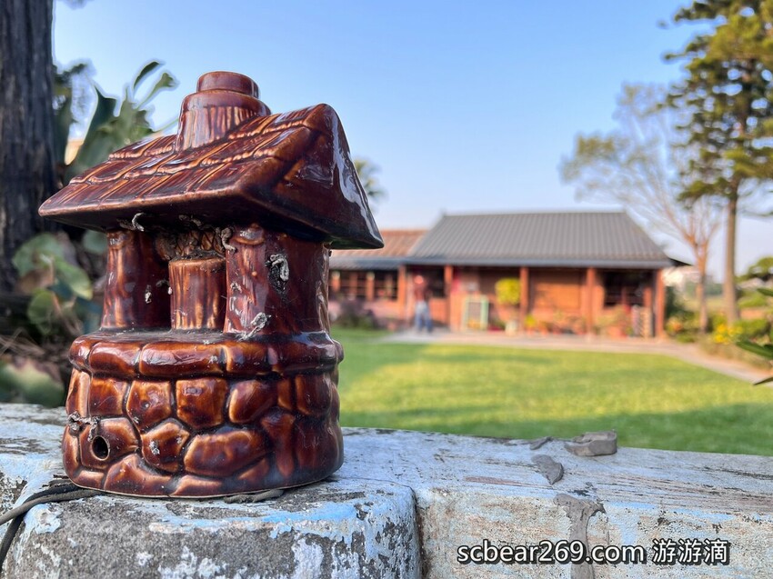 【龍潭】「晴耕雨讀小書院.田野間裡的三合院老宅獨立書店(景觀咖啡/輕食/鹹派/二手書/明信片/文創商品)」