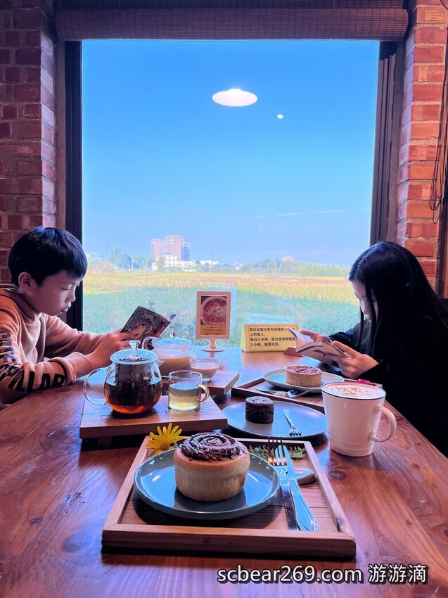 【龍潭】「晴耕雨讀小書院.田野間裡的三合院老宅獨立書店(景觀咖啡/輕食/鹹派/二手書/明信片/文創商品)」