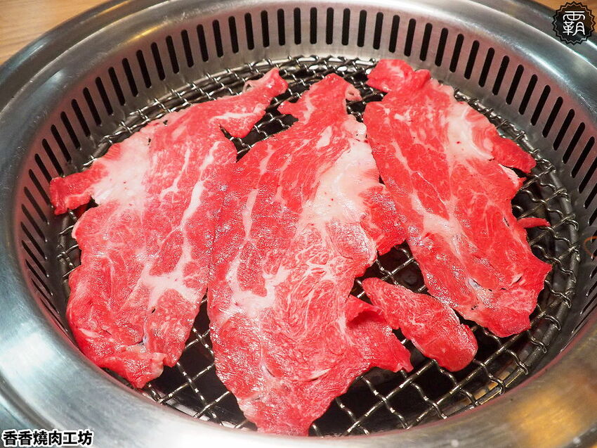 和牛、蝦到爆吃到飽!香香燒肉超過50種食材,海陸升級和牛、烤蝦、藥膳蝦吃到嗨~