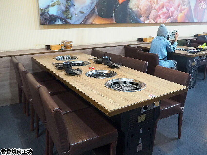 和牛、蝦到爆吃到飽!香香燒肉超過50種食材,海陸升級和牛、烤蝦、藥膳蝦吃到嗨~