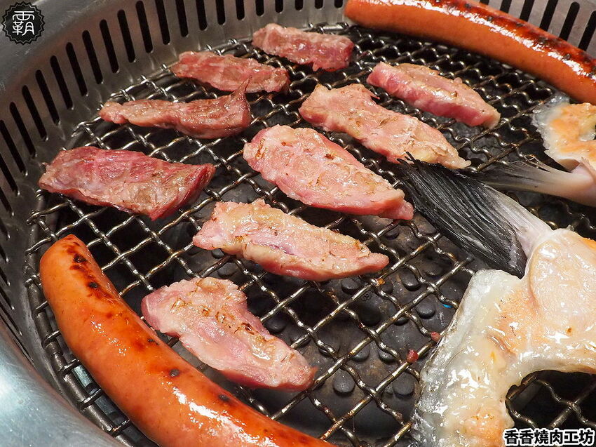 和牛、蝦到爆吃到飽!香香燒肉超過50種食材,海陸升級和牛、烤蝦、藥膳蝦吃到嗨~