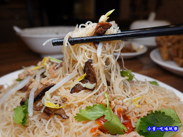 肉燥米粉-呷七碗淡水店 (2).jpg