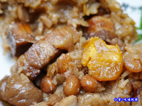 經典肉粽-呷七碗淡水店 (2).jpg