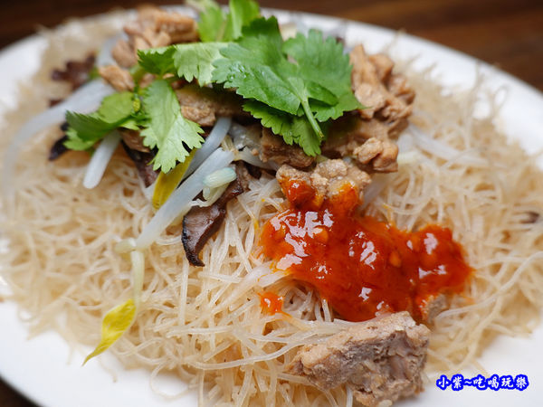 肉燥米粉-呷七碗淡水店 (1).jpg