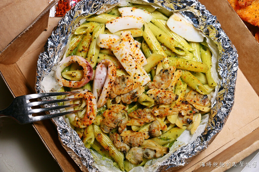 必勝客Pizza Hut 新品推薦|Pasta Hut 紙包筆管麵,一個人也能享受儀式感美饌!