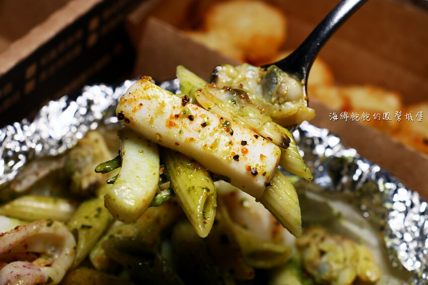 必勝客Pizza Hut 新品推薦|Pasta Hut 紙包筆管麵,一個人也能享受儀式感美饌!