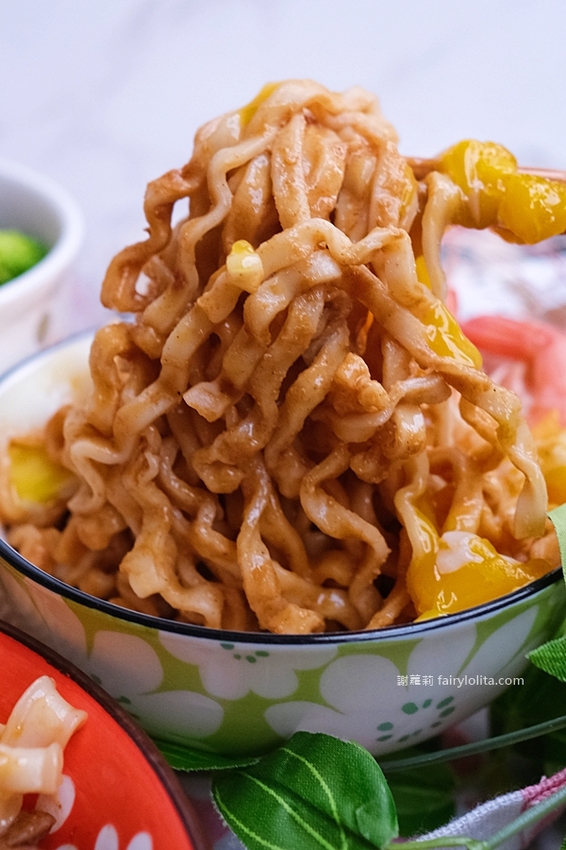 幸福相伴麵。乾拌麵推薦 宅配大爆單一等2個月！這絕對是我近期吃到最美味的獨門乾拌麵！ @蹦啾♥謝蘿莉 La vie heureuse