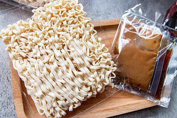 【宅配乾拌麵】幸福相伴麵-真的跟現煮一樣美味!比名店還要厲害的乾拌麵美食