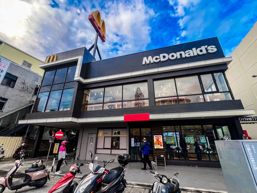 日本超人氣，麥當勞限時厚鬆餅，楓糖鬆餅漢堡。