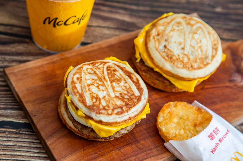 日本超人氣，麥當勞限時厚鬆餅，楓糖鬆餅漢堡。