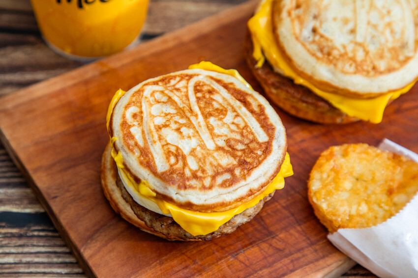 日本超人氣，麥當勞限時厚鬆餅，楓糖鬆餅漢堡。