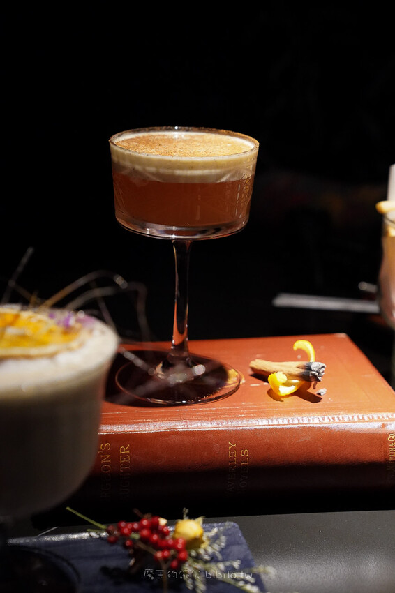 AKA Artland 亞典書店 X魔王 隱藏在地下室的藝廊餐廳 台北餐酒館推薦！