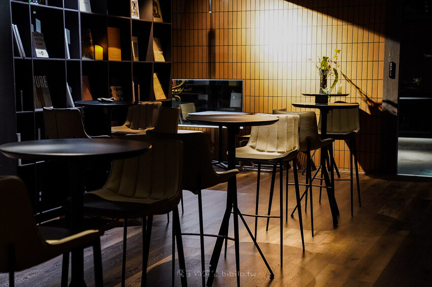 AKA Artland 亞典書店 X魔王 隱藏在地下室的藝廊餐廳 台北餐酒館推薦！