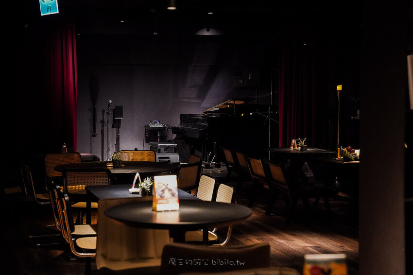 AKA Artland 亞典書店 X魔王 隱藏在地下室的藝廊餐廳 台北餐酒館推薦！