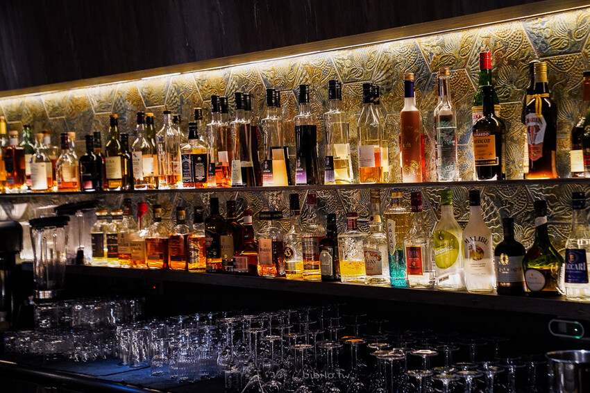 AKA Artland 亞典書店 X魔王 隱藏在地下室的藝廊餐廳 台北餐酒館推薦！